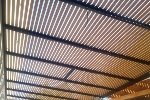 פרגולה דמוי עץ