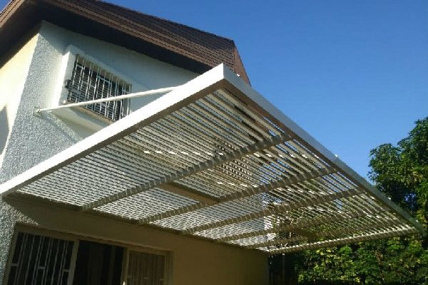 פרגולה-תלויה-בראש-פינה